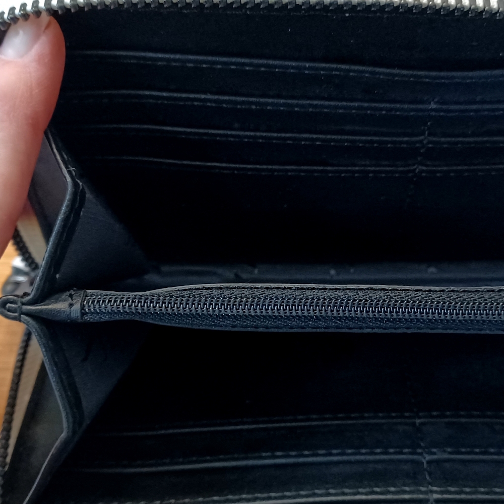 Simply Vera Vera Wang Wallet White (Pre-owned) - Picture 4 of 4